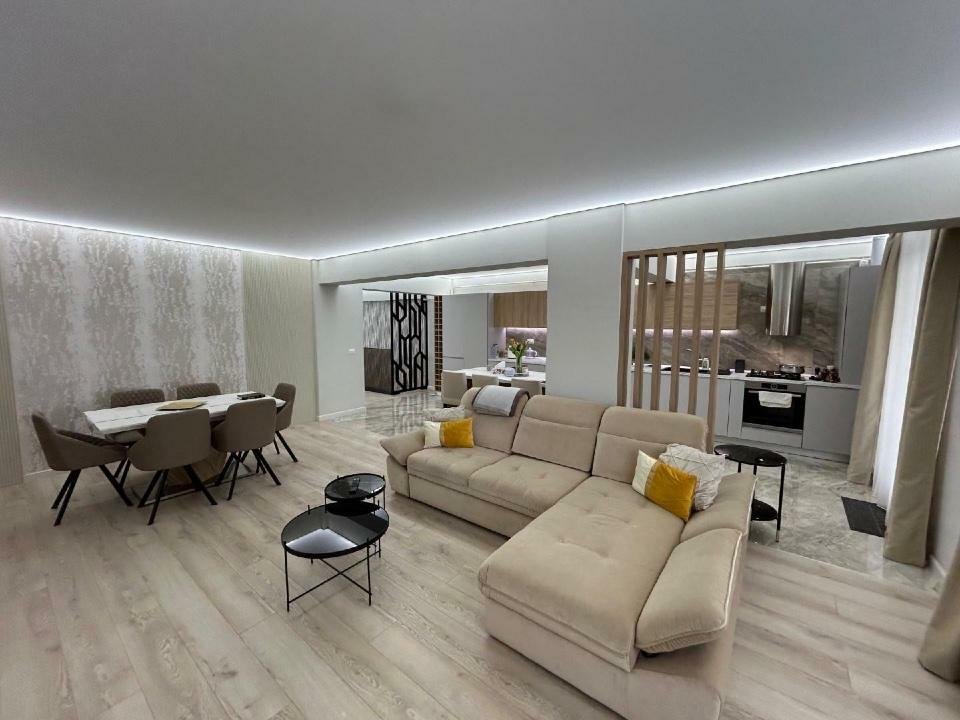 Vând penthouse Mamaia Nord
