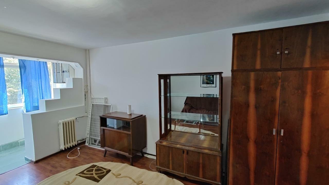 Vand Garsoniera Nord-Ploiesti,langa Spitalul Judetean