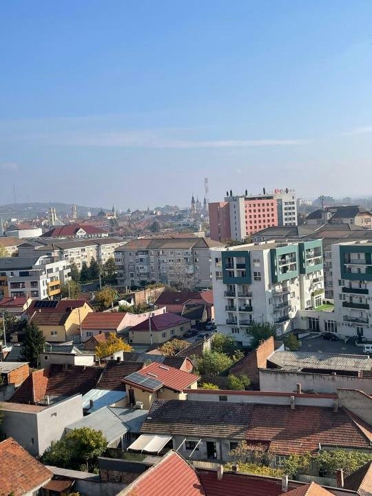 Proprietar, vand apartament cu 3 camere, 2 bai, cartier Prima Onestilor Oradea