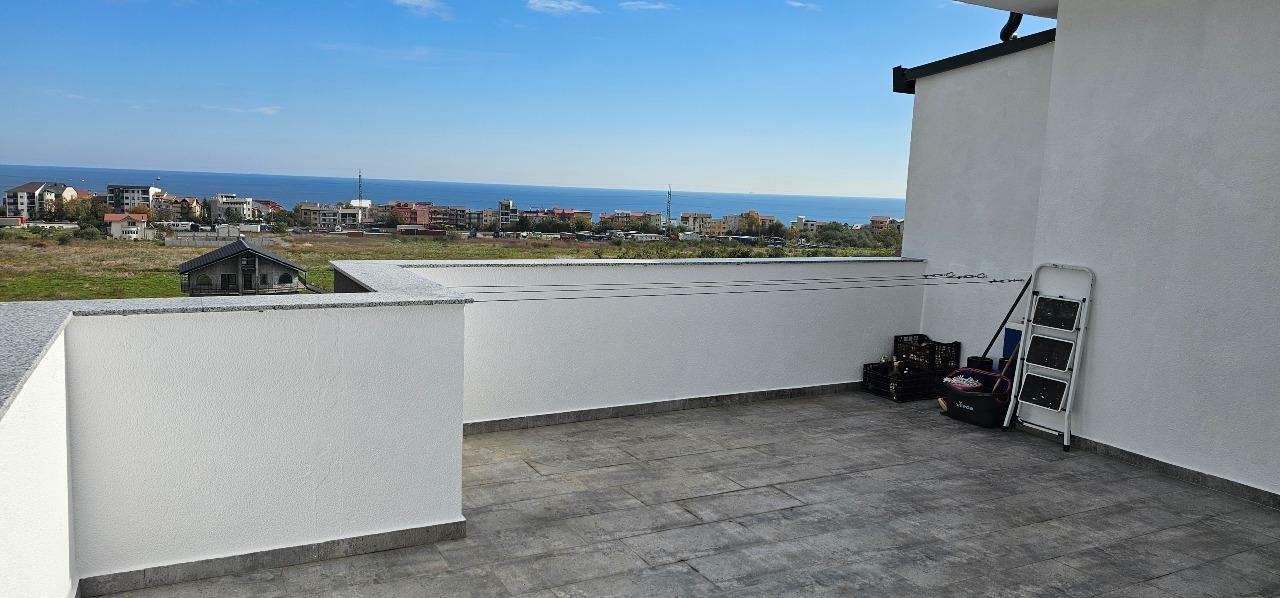 Apartament 3 camere Tip penthouse 130 mp La mare
