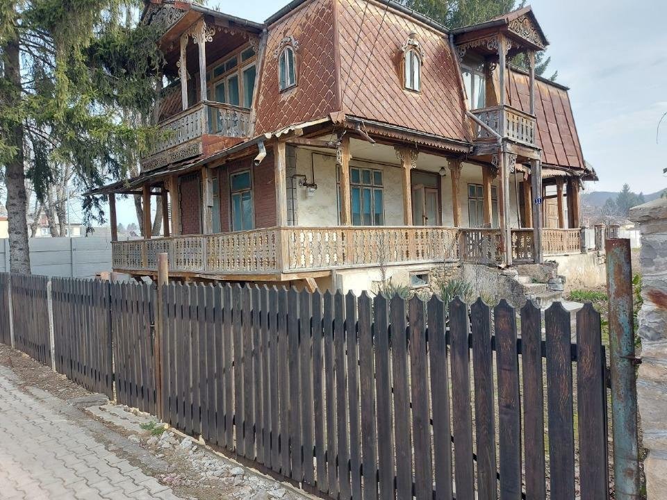 Imobil Ultracentral Pucioasa langa Colegiul Titulescu