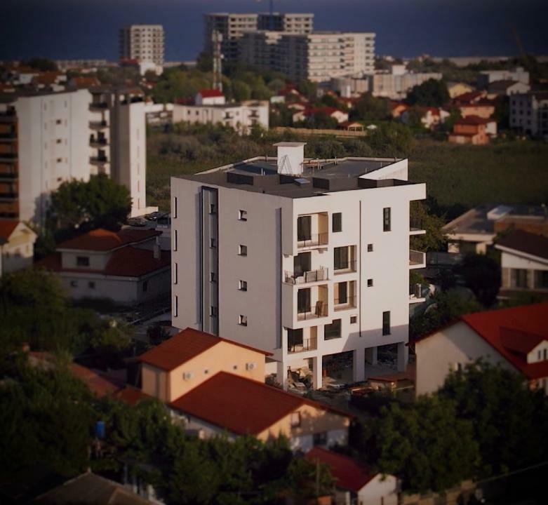 Apartament 3 Camere Spatios Mamaia Nord cu Vedere la Lac