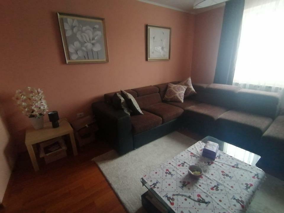 Casa de vanzare cu curte, beci, garaj si gradina in loc. Vintu de Jos, AB