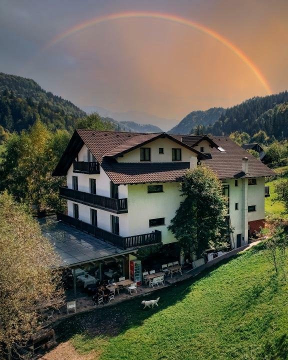 Pensiune lângă Complex Cheile Gradistei în Moeciu -Bran ,amenajare unică