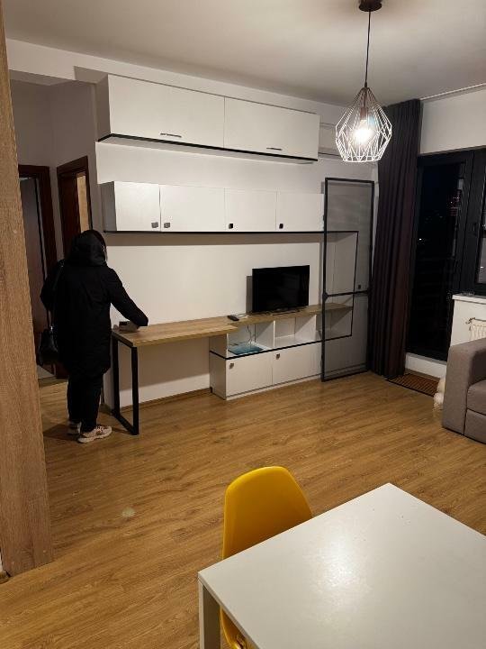 Proprietar - Vand apartament 2 camere mobilat la 5 minute de metrou Jiului