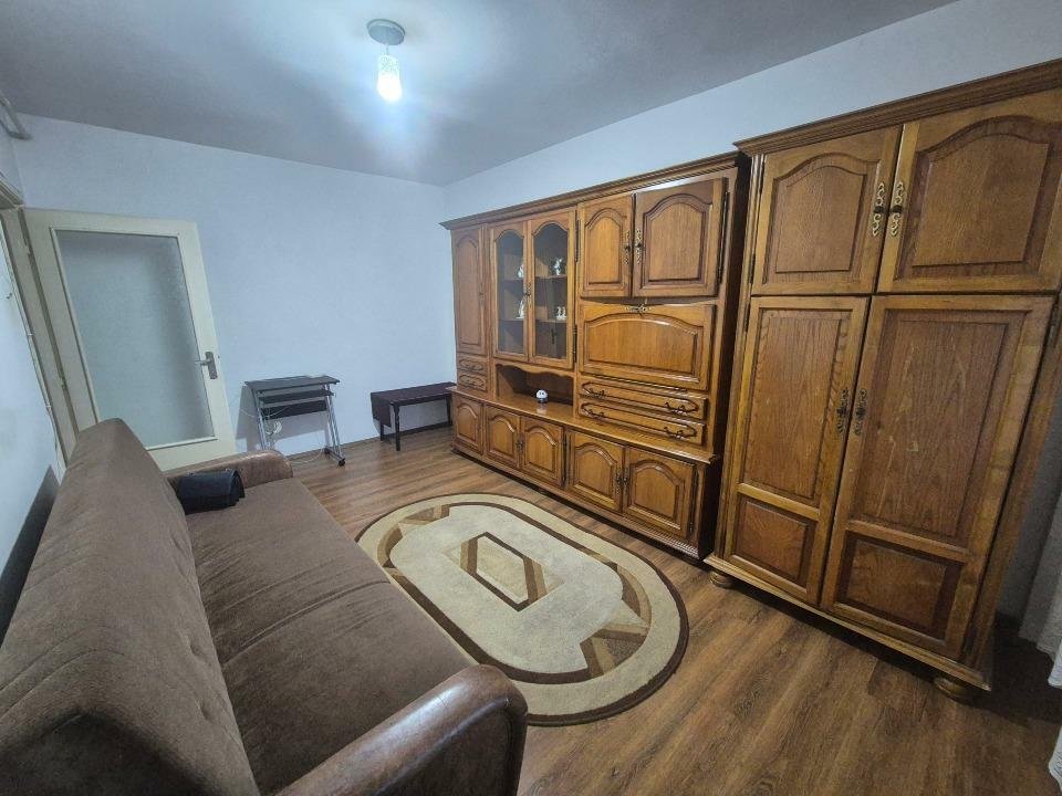 Proprietar, vând apartament 1 cameră, zona Modern
