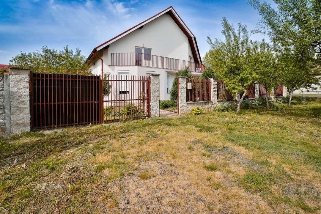 Proprietar CASA INDIVIDUALA Urseni Parter + Mansarda