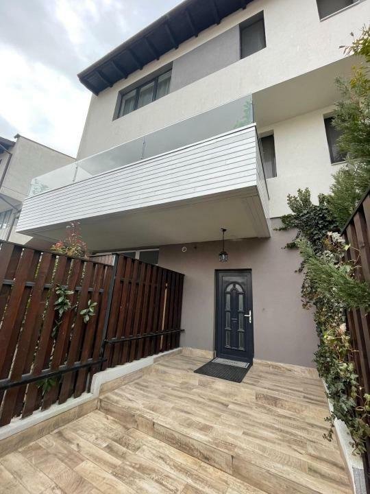 Zona padurii Faget, terasa cu vedere la padure, gradina cu ciubar si gratar