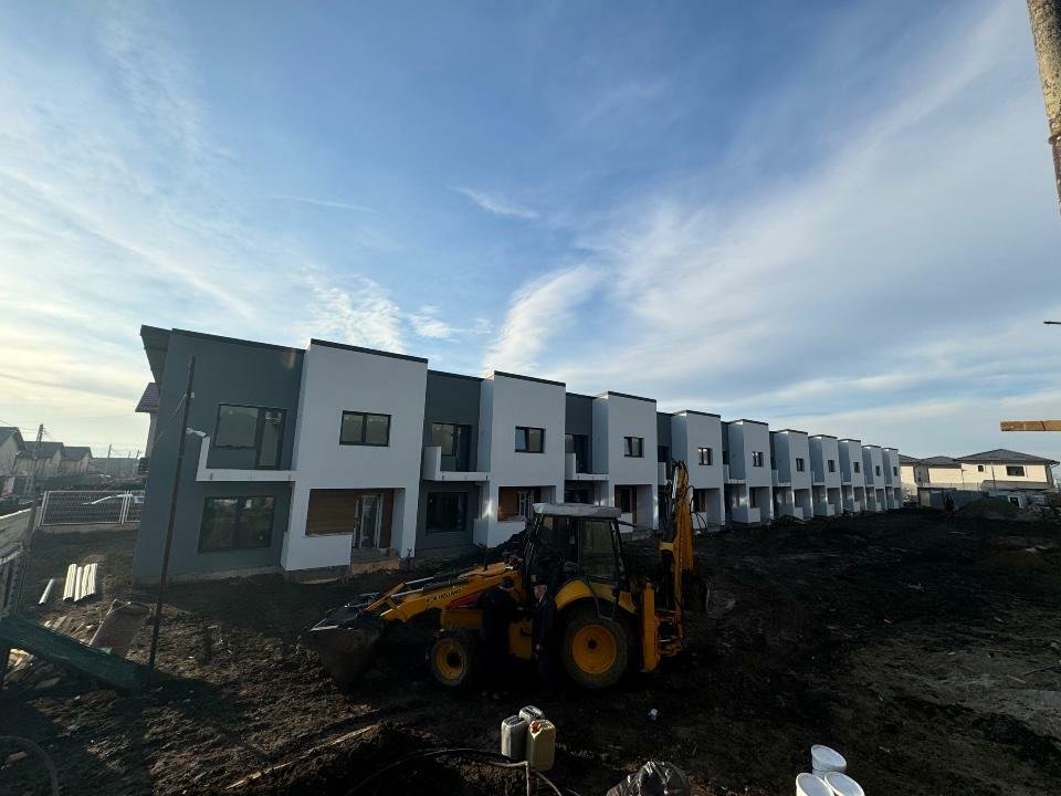 Case de vânzare tip înşiruit direct de la dezvoltator