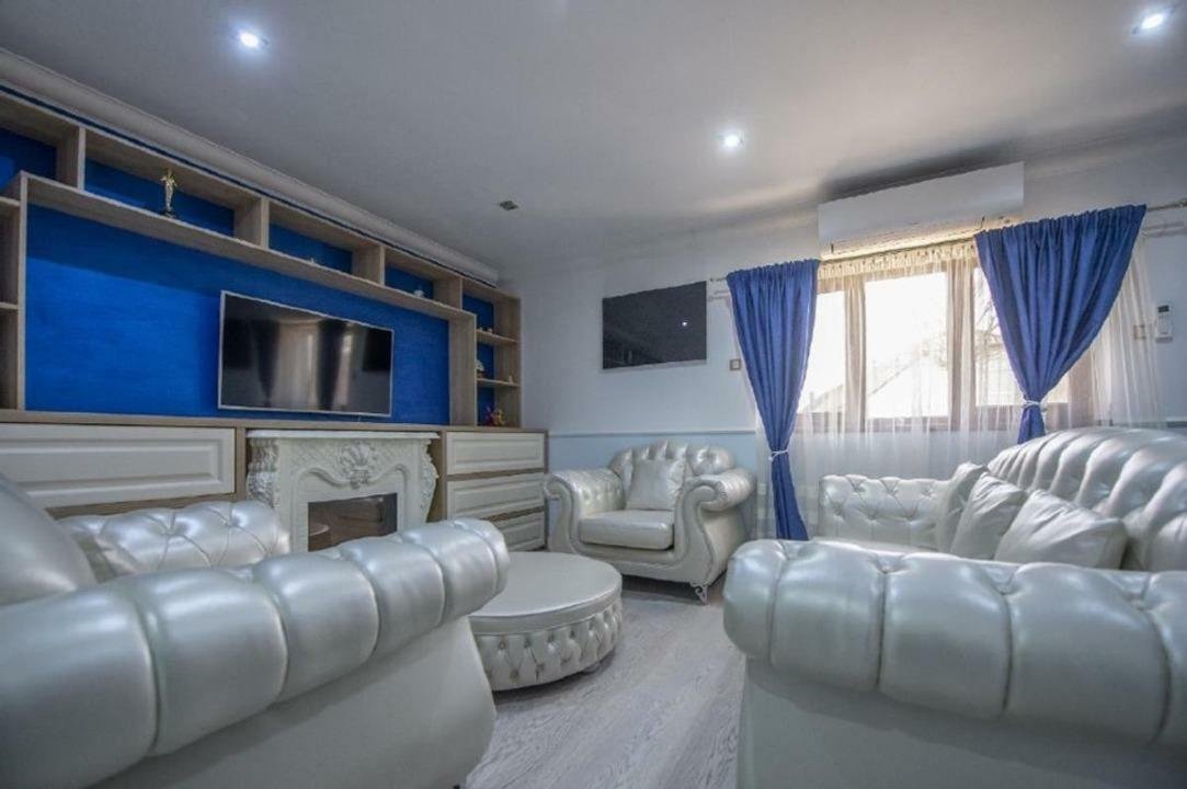 Proprietate Exclusivistă de Închiriat 