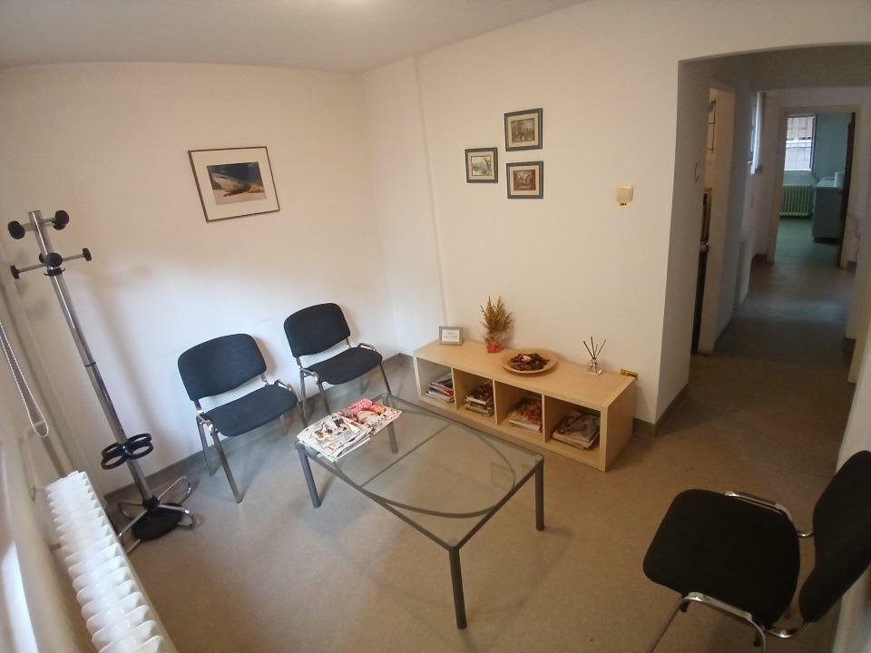 Proprietar vand apartament 3 camere, zona deosebita