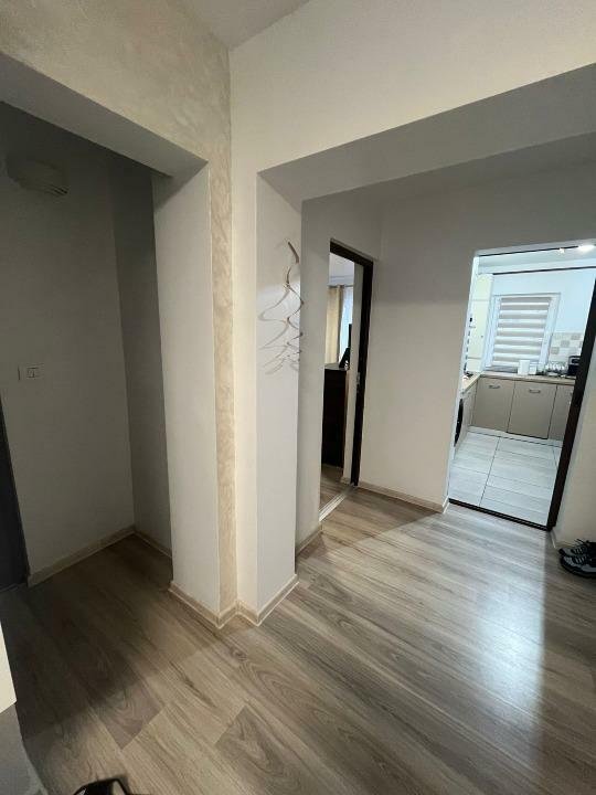 De vanzare apartament 3 camere Navodari