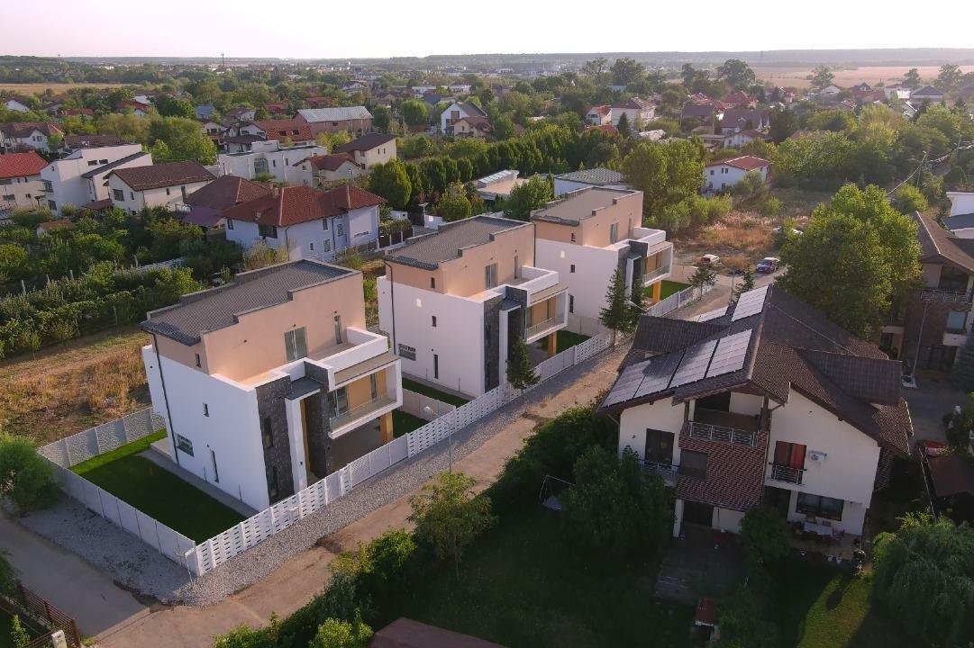CASA/VILA DEOSEBITA DE VANZARE-individuala-gradina-parcare acoperita
