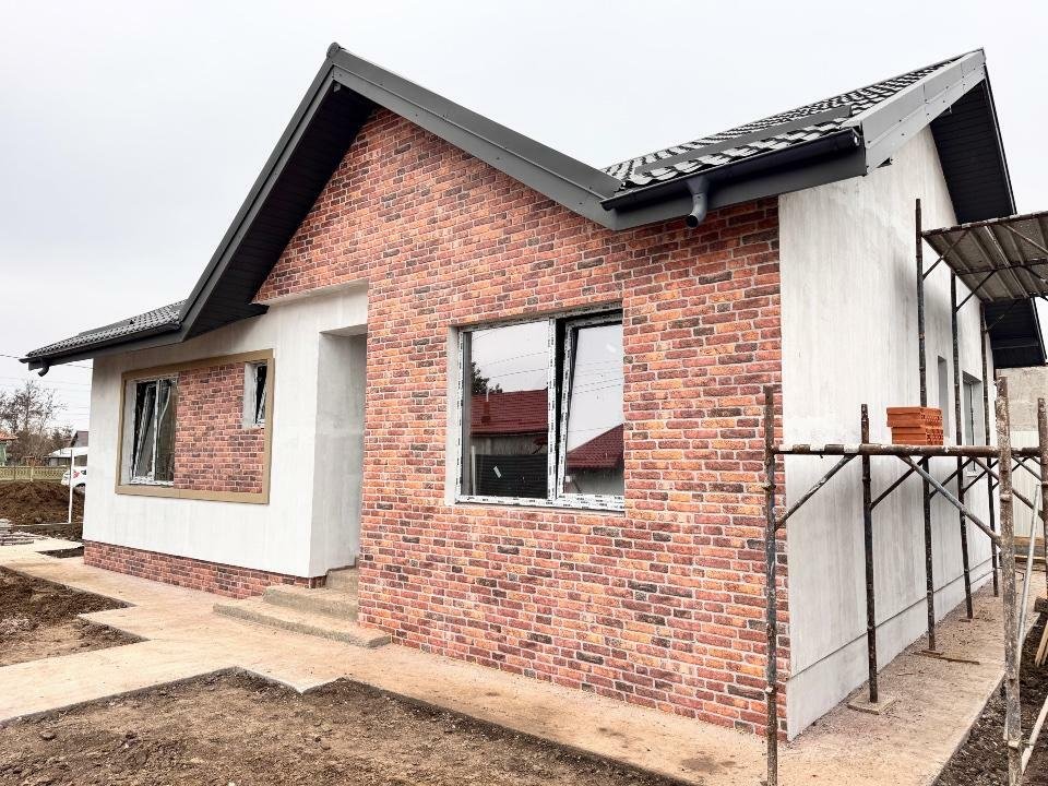 Casa parter 4 camere. Canalizare Apa Asfalt. In Darza Crevedia
