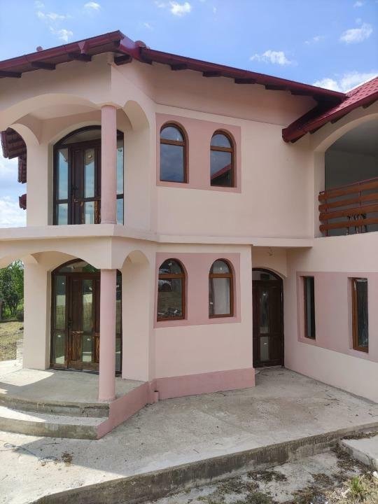 Casa - tip Vila P+E+M - Total 280 m.p.