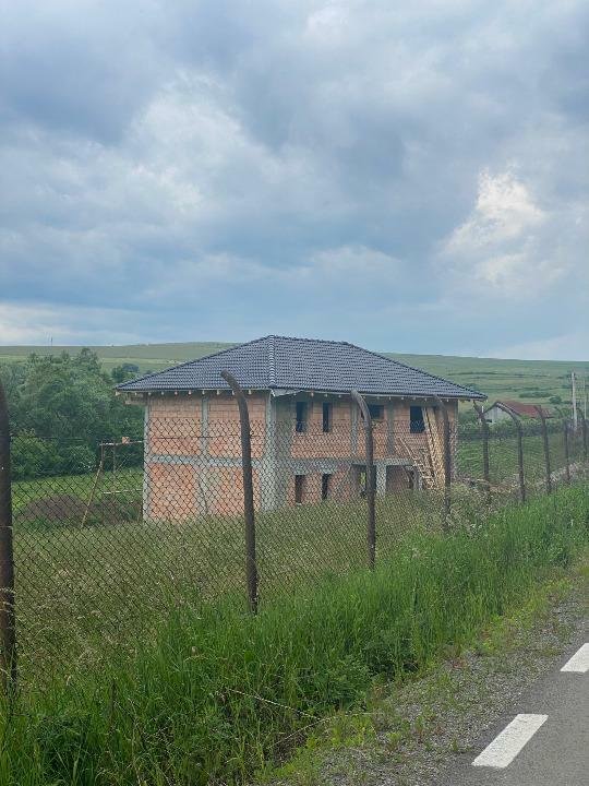 Vând casă în Baciu, strada Vânâtorului nr. 29, zona liniştită