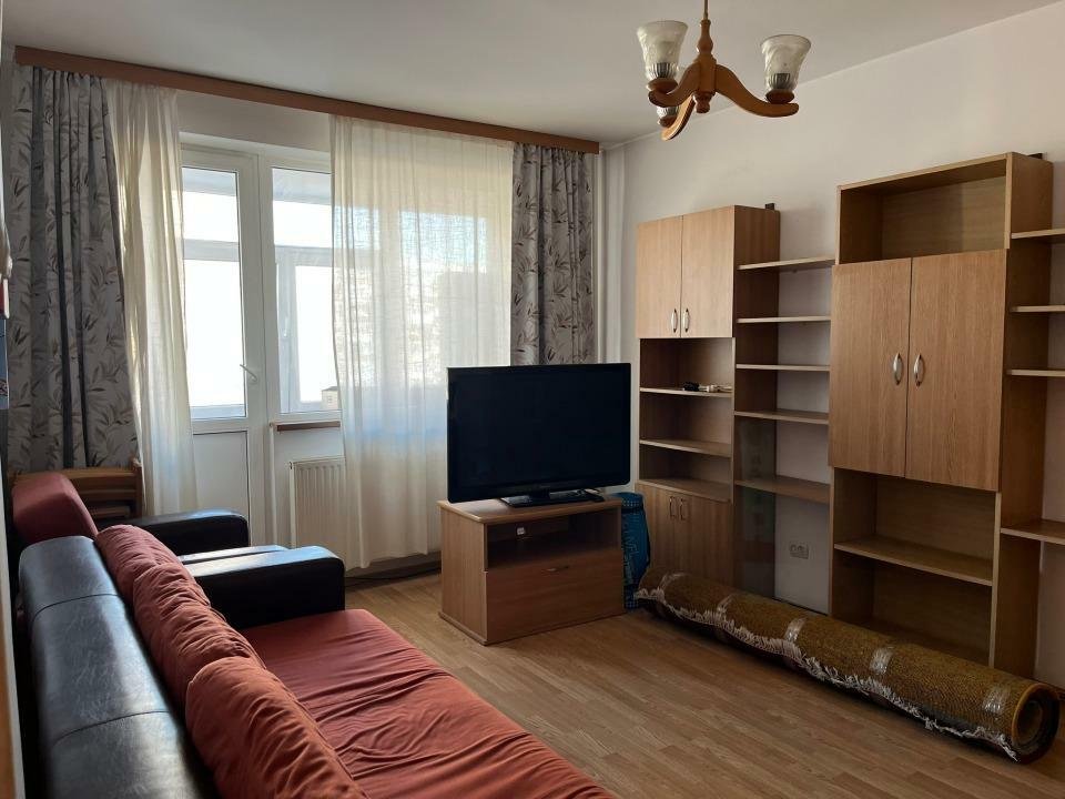 Vand apartament 3 camere Tineretului cu parcare - proprietar