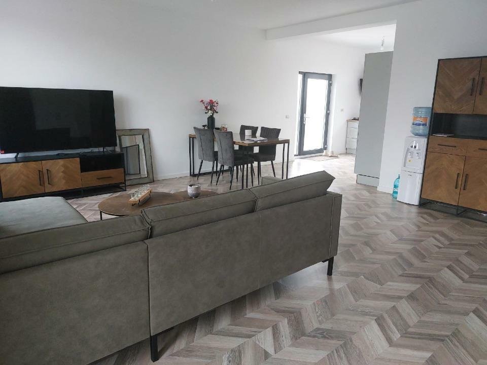 Casa noua la gata ,parter 4 camere,2 bai,teren 350 mp,Lazu