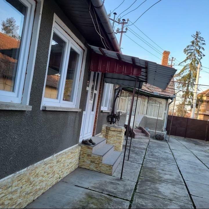 CASA DE VANZARE !!!