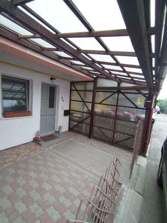 Vând duplex cu etaj, pod, toate utilităţile