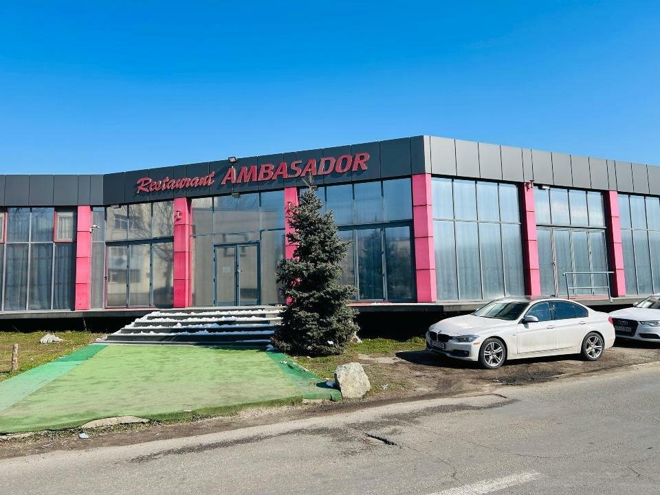 Restaurant / Spatiu Comercial,800 mp construcţie,1200 mp teren