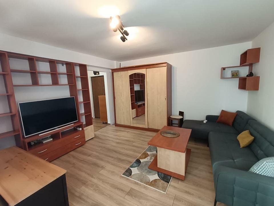 Inchiriez apartament cu 2 camere in Sector 4. Complet renovat in 2024