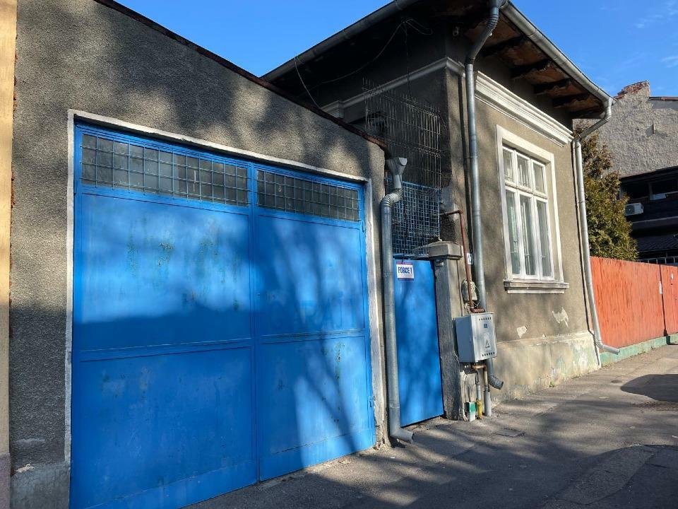 Doar 5 minute mers pe jos la Gara de Nord - Casa 130 mp, singur in curte