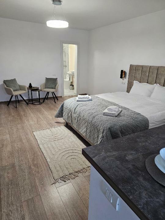 Etaj in vilă cu două apartamente plus garsoniera, Drumul Poienii