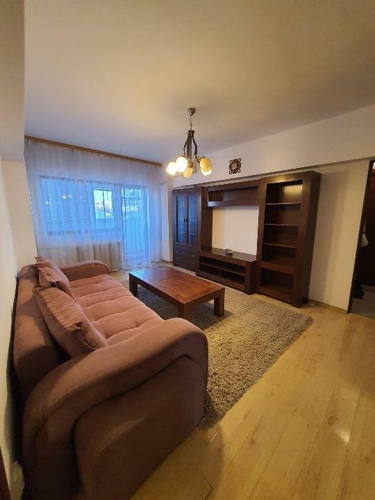 3 camere Piata Muncii, langa metrou, 2AC, parcare,zugravit. Direct proprietar