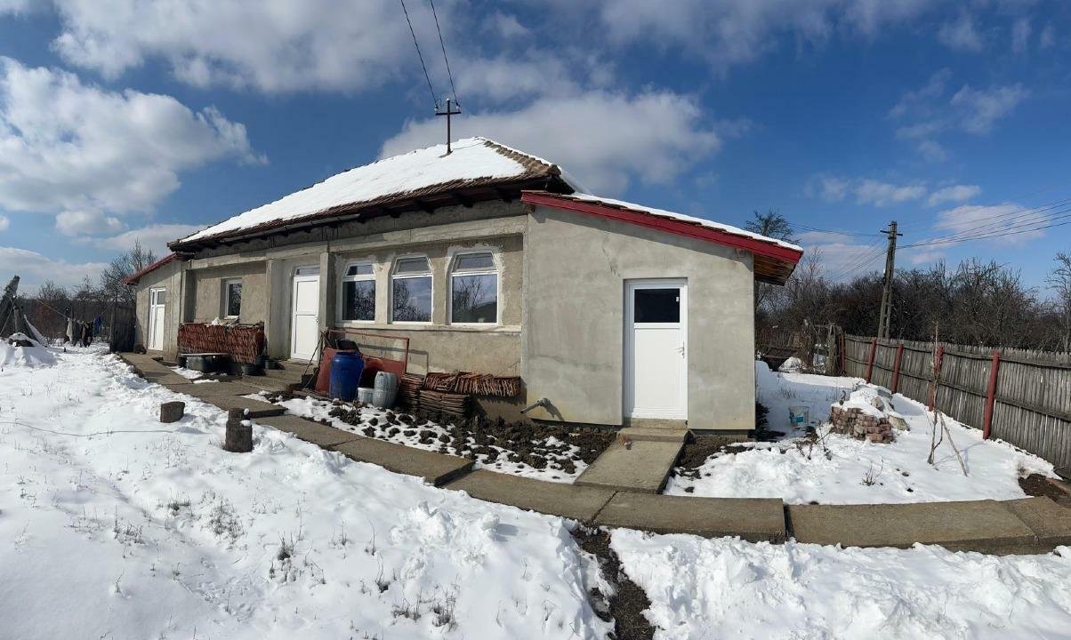 Draganu-Bacesti Casa 71MP + 600MP teren + 300 MP teren cu fanar
