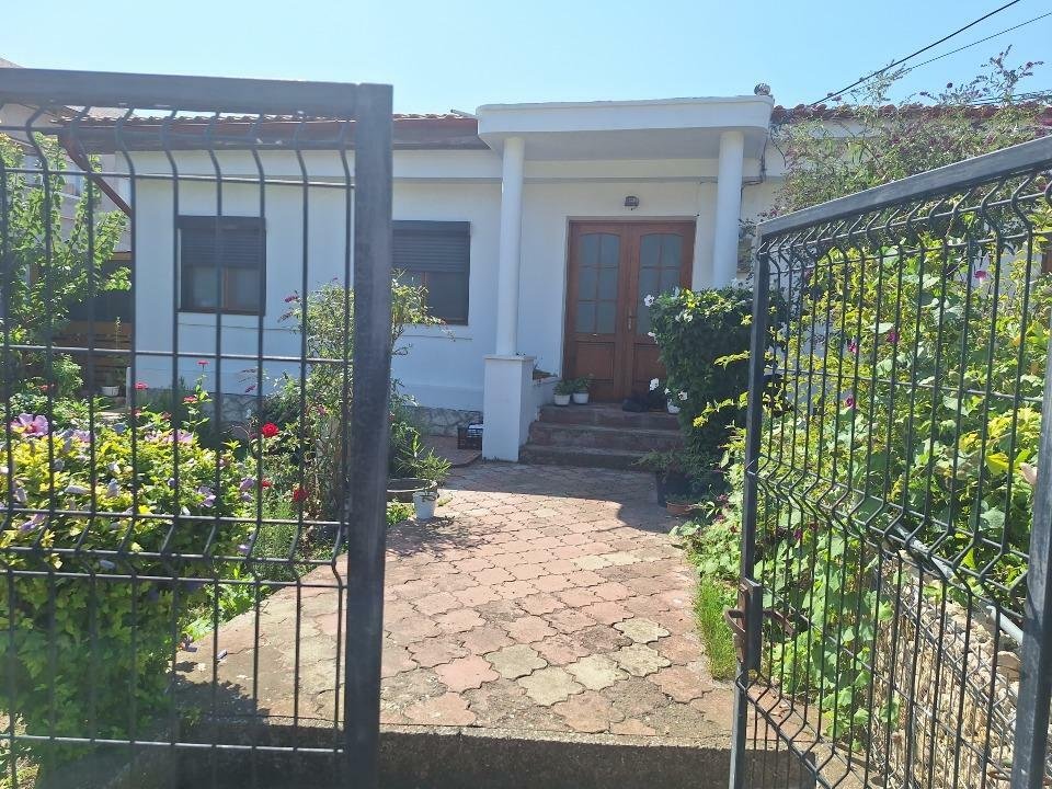 Proprietar vand casa