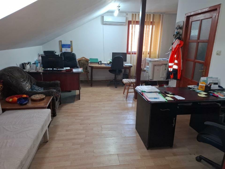 &Icirc;nchiriez camere cu baie pentru muncitori.Str. Sarmas nr 4 Zalau