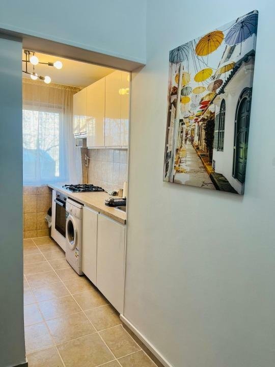 Particular vand apartament 2 camere Lujerului complet utilat si mobilat etajul 2