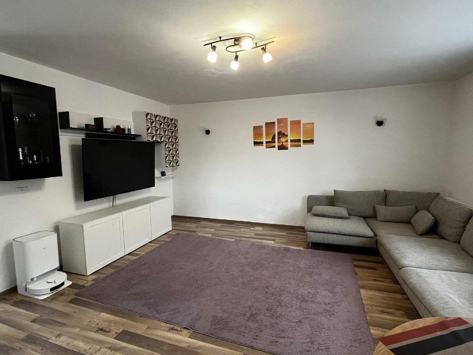 Proprietar vand Casa individuala 5 Camere Mobilata utilata panouri fotovoltaice