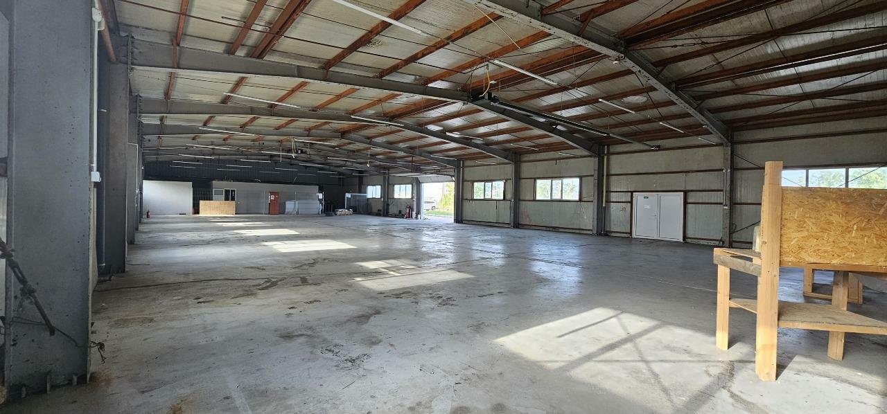 đŸ“˘ DE ÎNCHIRIAT: BIROU MODERN + SPAŢIU DE DEPOZITARE đŸ“Ś