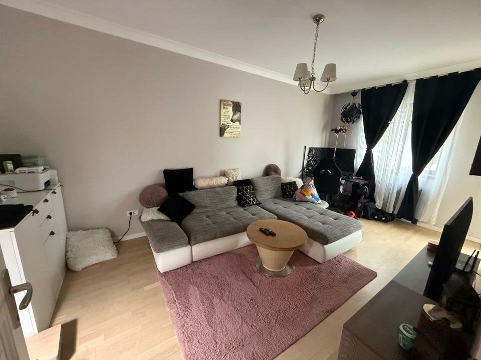 Proprietar vand ap decomandat 2 camere etaj 1/3 Venetia Dumbravita