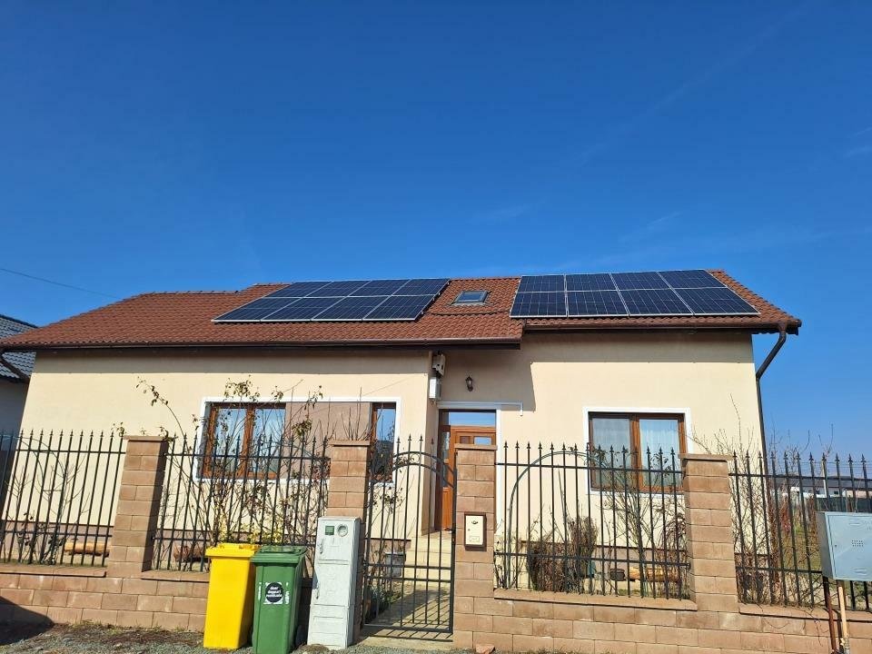 Proprietar - Casa Sag, 1154mp curte, irigatie, panouri solare 8.9kw!