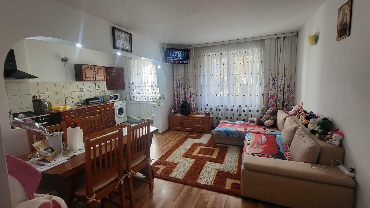 Apartament format din 2 apartamente ! 90 mp
