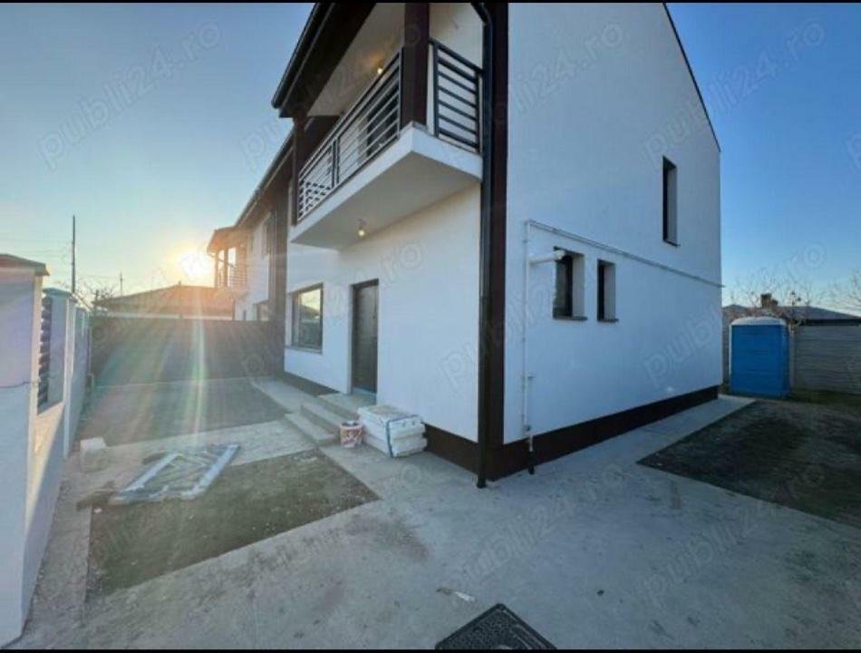 Proprietar vand 2 case tip duplex cuplate la calcan