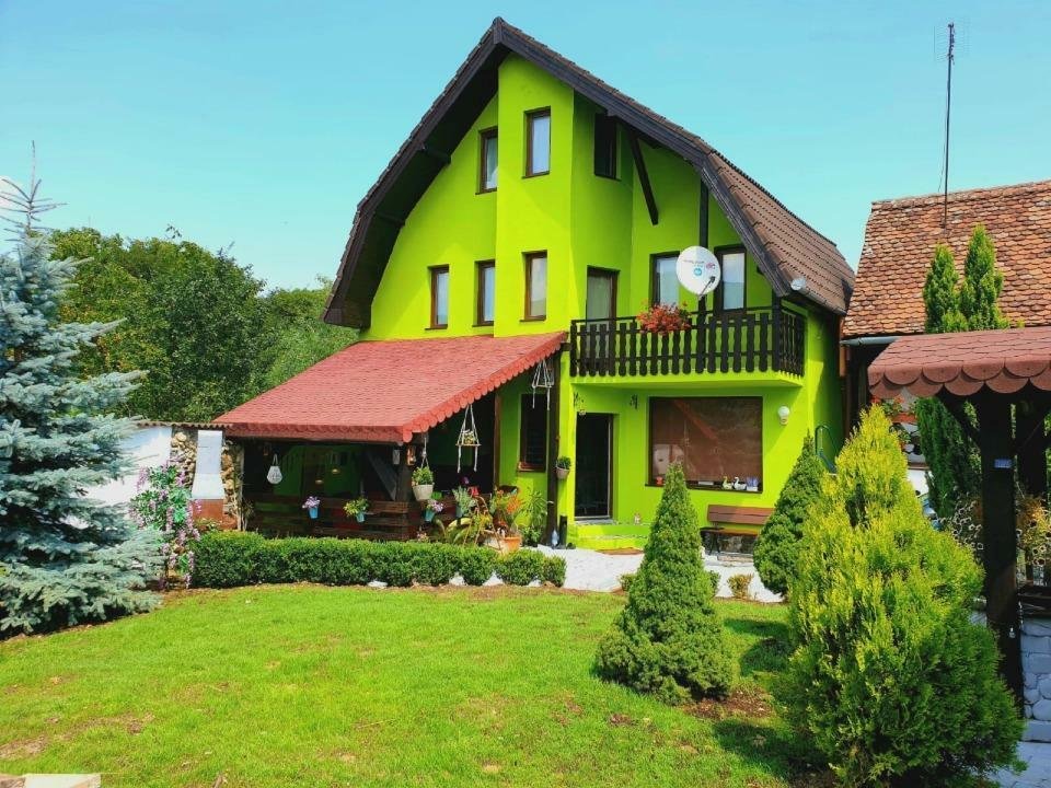 Casa de vânzare cu 7 camere localitate Poplaca