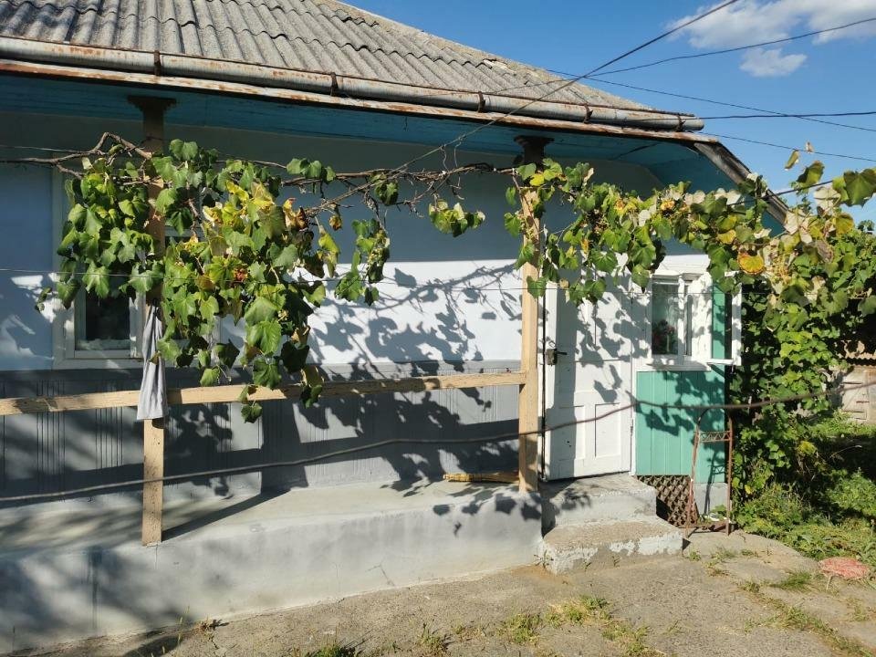 Casa vanzare 87 mp, cu gradina si teren de 8.700 mp, 20.000 euro NU se negociaza