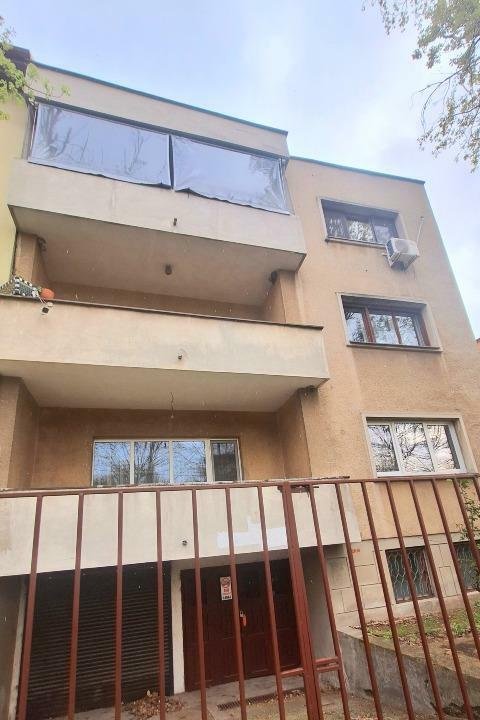 Proprietar vand apartament 4 camere