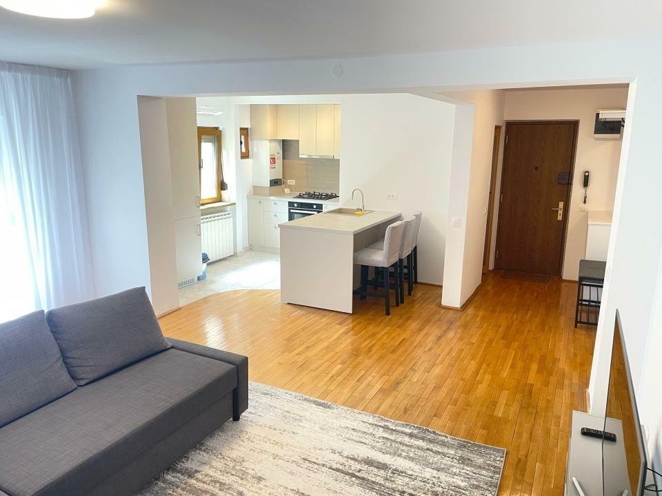 Inchiriez apartament 4 camere Mall Vitan
