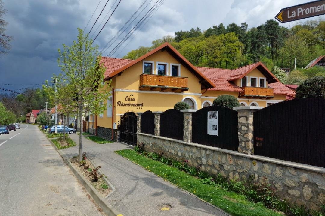 Vand casa si teren in Rasnov