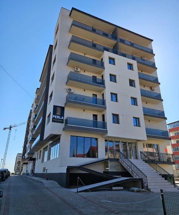 De închiriat doua spaţii comerciale generoase!