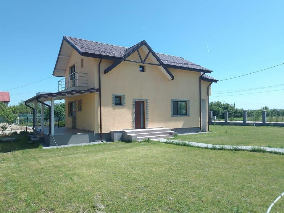 Casă modernă P+M în Crevedia / Buftea 571 m2