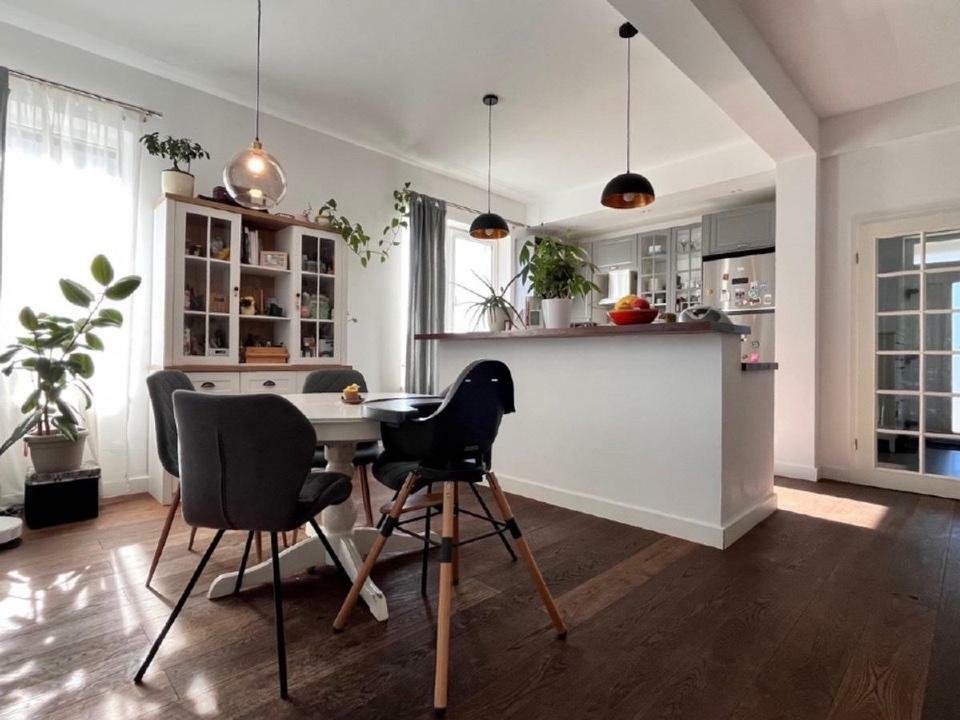 Proprietar, vand casa spatioasa si luminoasa, finisaje premium