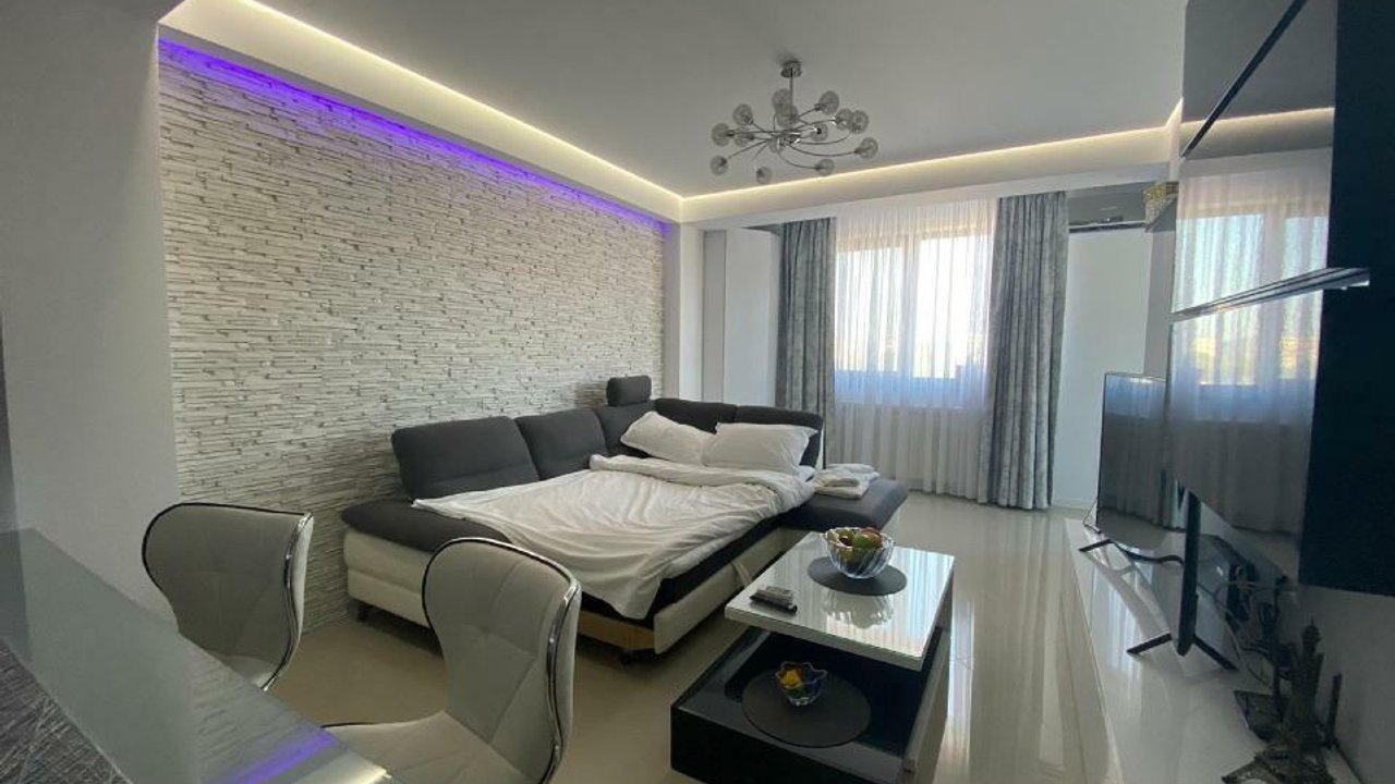 Vand apartament lux in mamaia sat langa hanul cu peste