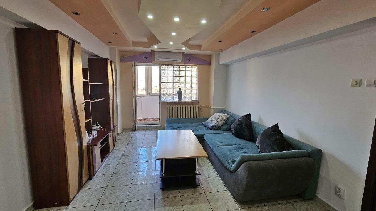 Proprietar vand apartament 3 camere zona 13 Septembrie Sebastian