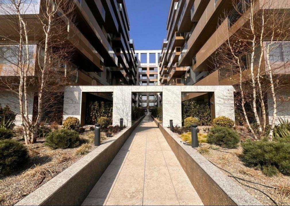 Cortina 126, Erou Iancu Nicolae, studio dublu de lux, garaj opţional